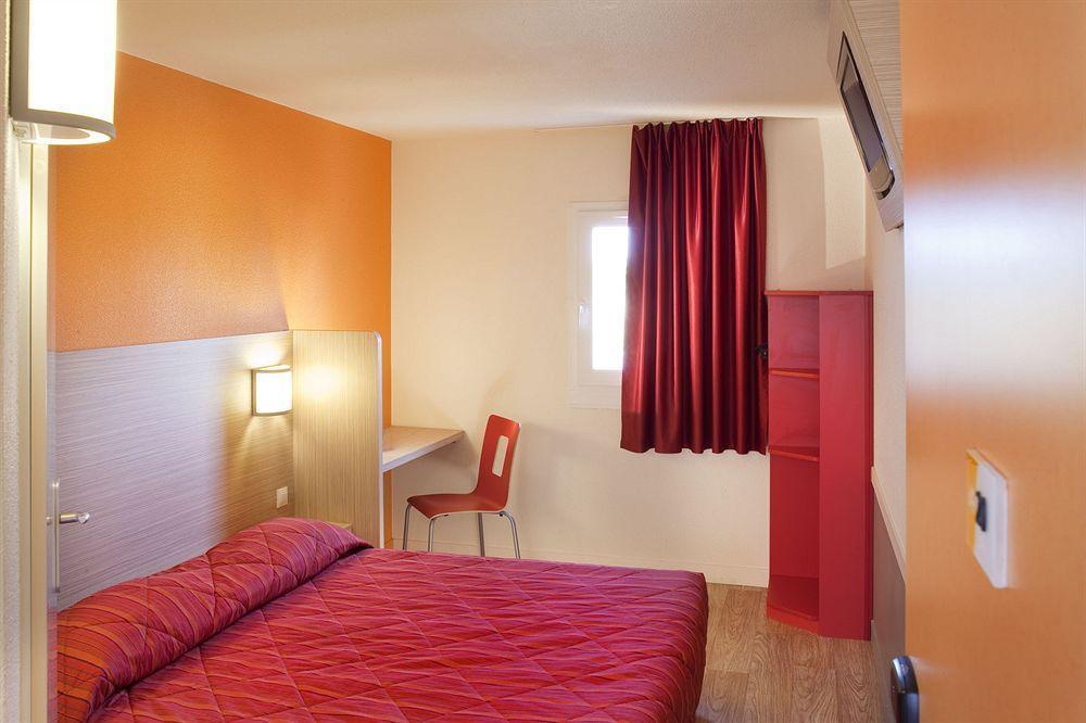 B&B Hotel Cholet Nord Kültér fotó